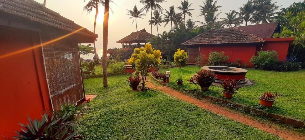 Blue Water Beach Resort Varkala Habitación foto