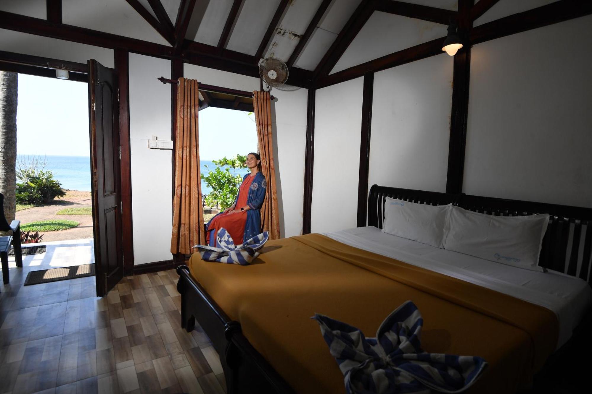 Blue Water Beach Resort Varkala Exterior foto