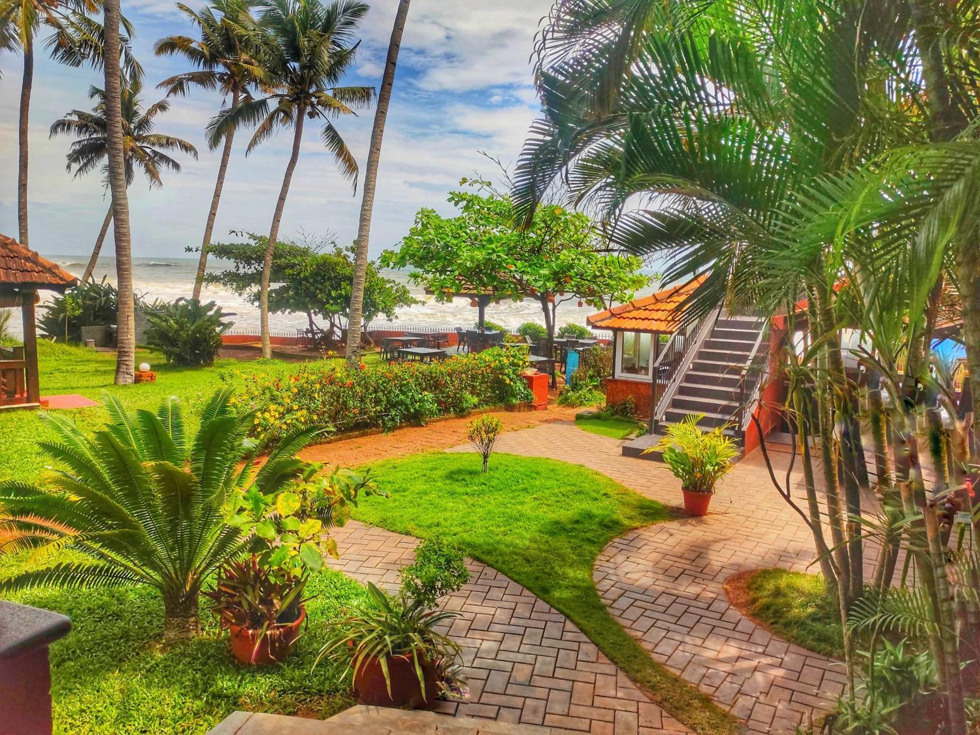 Blue Water Beach Resort Varkala Exterior foto