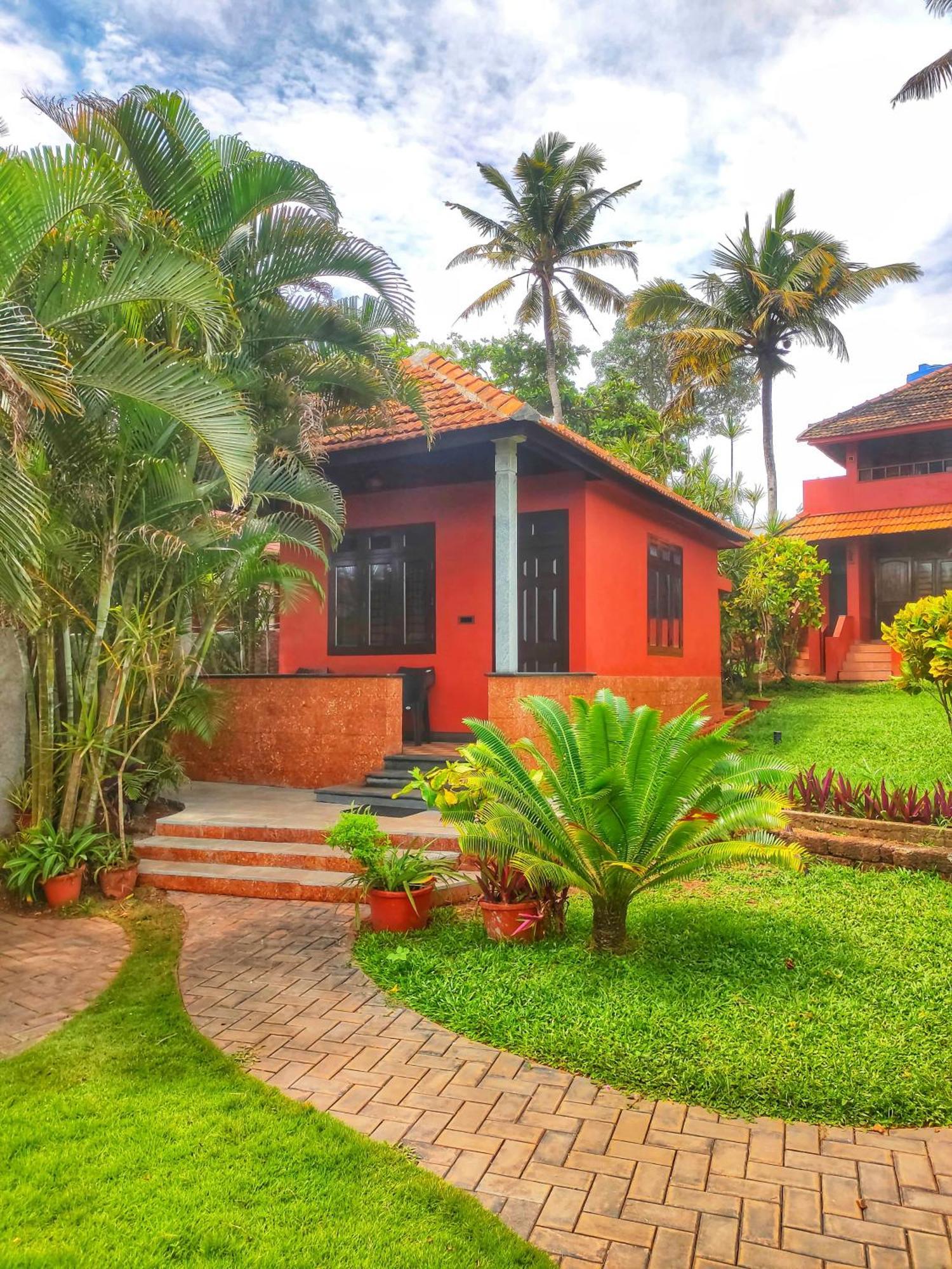 Blue Water Beach Resort Varkala Exterior foto